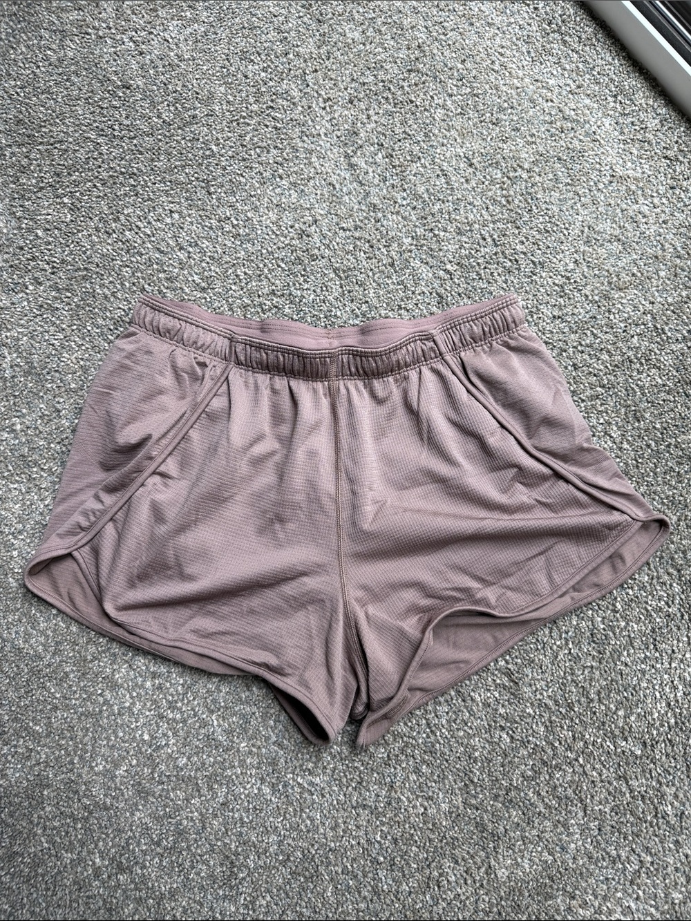 Lululemon swiftly mid-rise short 3”